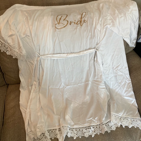 Bride Robe Bundle - One Size Fits Most - Picture 2 of 16